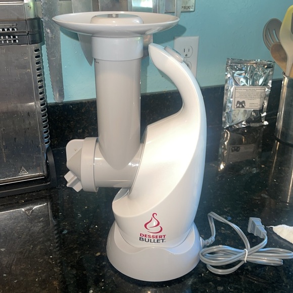 Dessert Bullet Frozen Treat Maker - Picture 2 of 4